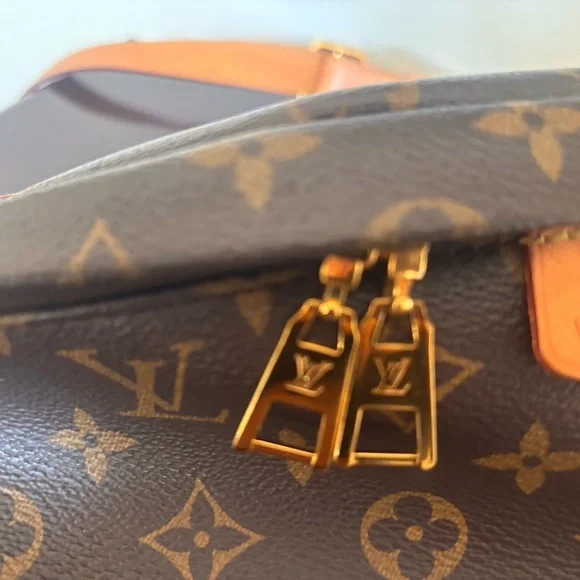 Louis Vuitton Brown and Tan Monogram Crossbody - Picture 8 of 10